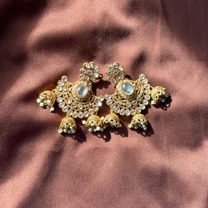 Gold tone kundan earrings